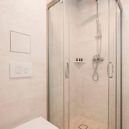 Roze Park Rooms Liepaja Ngoại thất bức ảnh